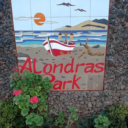 Alondras Park Mialsoma Apartamento *