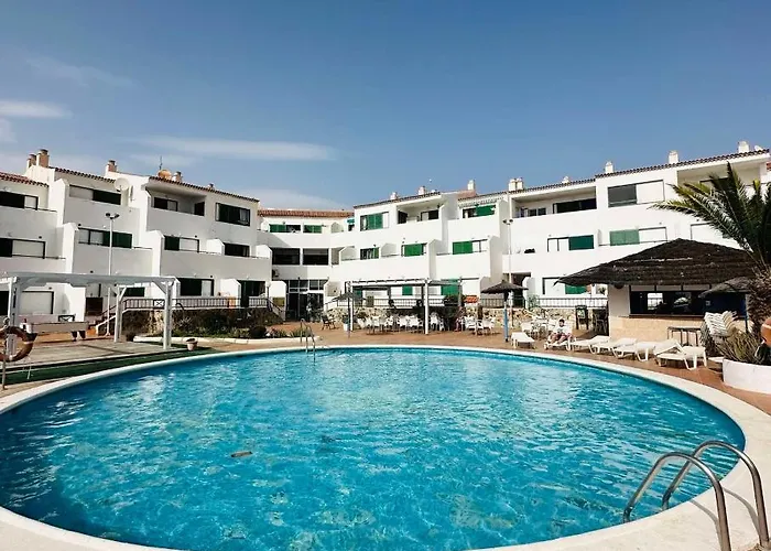 Alondras Park Mialsoma شقة